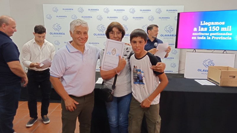 Se entregaron m�s de 300 escrituras en el Sal�n Rivadavia